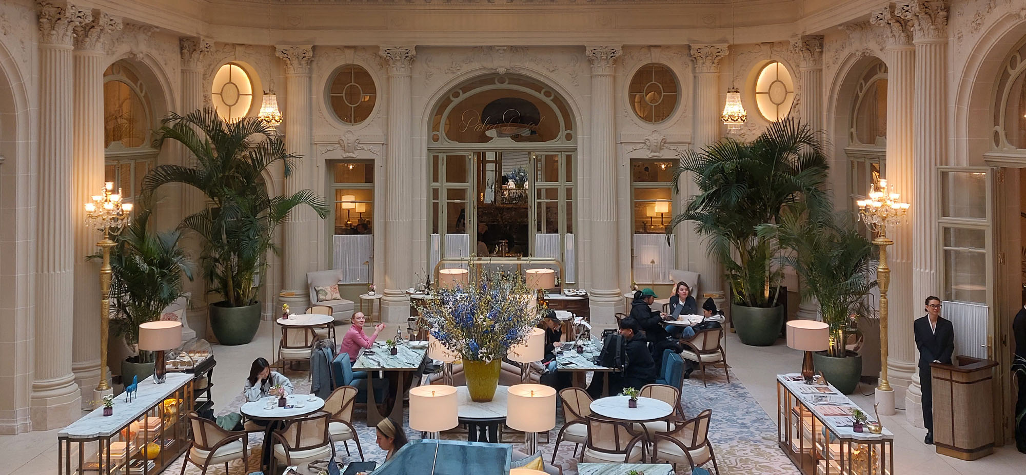 Corinthia hotel open ruimte